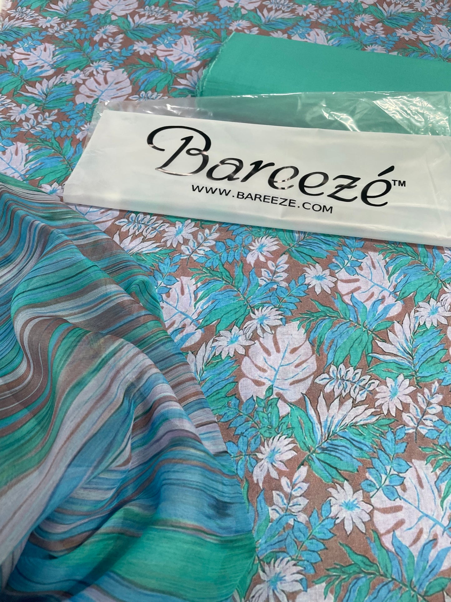 Bareeze Printed 3pc Suite with Chiffon Dupatta - Design 8