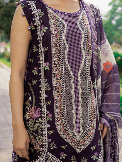 Royal Plum lawn suit close-up embroidery detail – Wirsa Summer Collection 2026