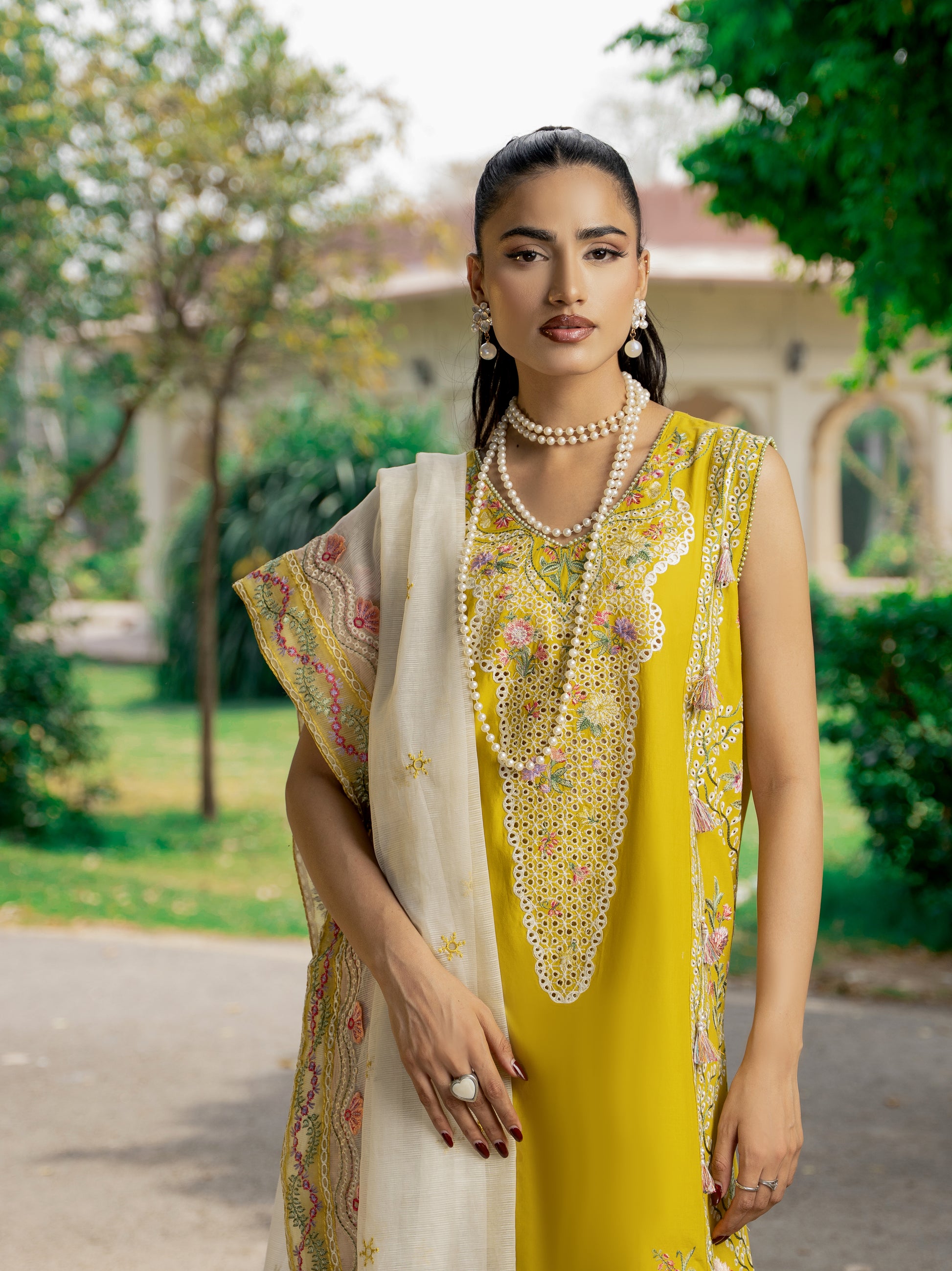 Sunflower embroidered luxury lawn suit front view – Wirsa Summer Collection 2026