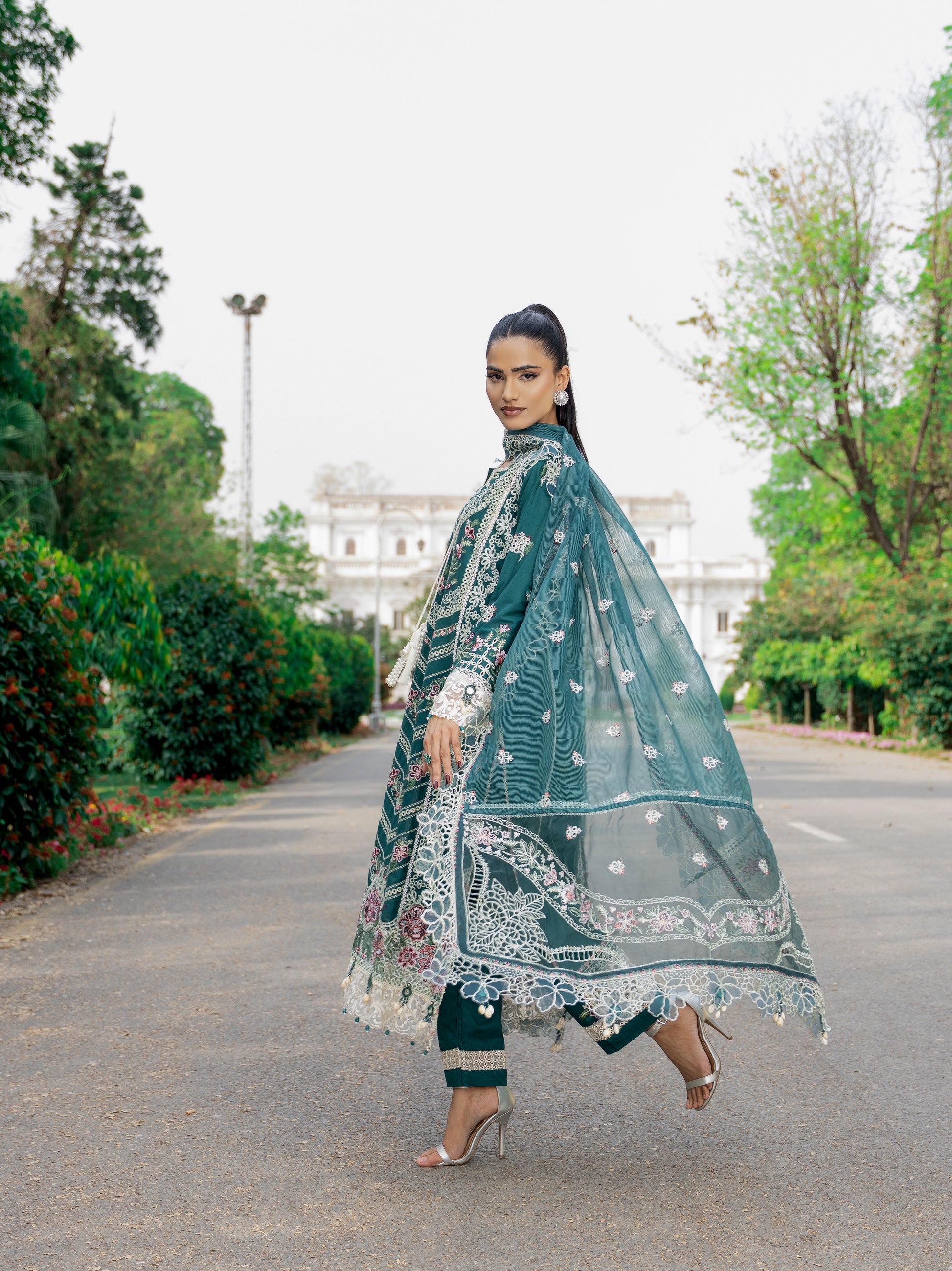 Emerald Regal 3PC embroidered luxury lawn suit full layout – Wirsa Summer 2026