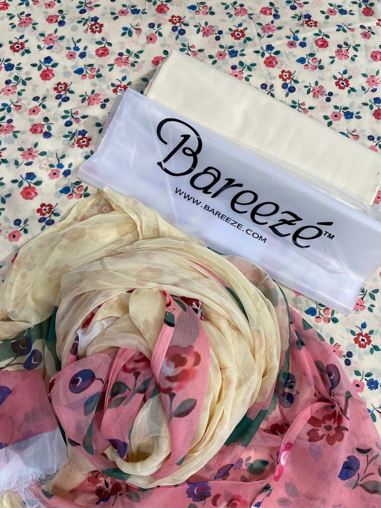 Bareeze Printed 3pc Suite with Chiffon Dupatta - Design 2
